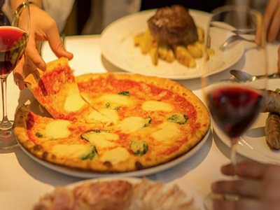 ピッツァイオーロ（ピザ職人）／大型イタリアンレストラン
