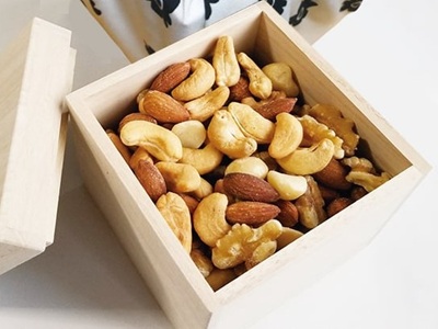 商品開発／スナック・ナッツ菓子の企画・商品開発