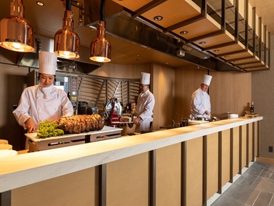 洋食調理｜シティホテル内のレストラン洋食調理（京都）