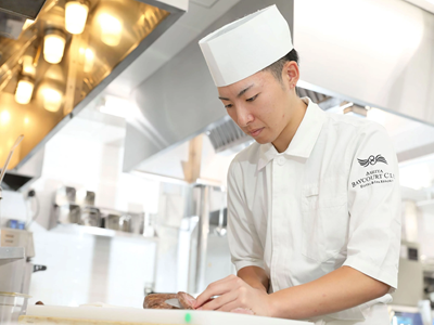リゾートホテルの鉄板焼・調理スタッフ（主任クラス～）