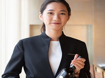 ホールスタッフ｜会員制リゾートホテル併設レストラン