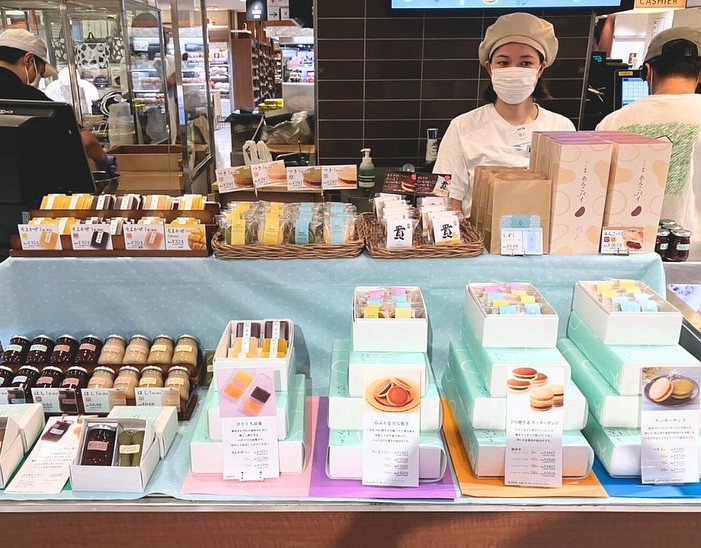 販売スタッフ｜和菓子専門店の販売スタッフ