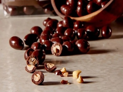 商品企画・商品開発／ナッツ・スナック類の商品企画・開発担当