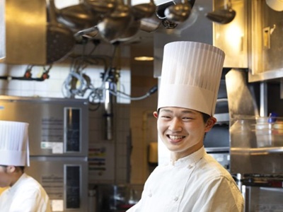 洋食調理｜シティホテル内のレストラン洋食調理