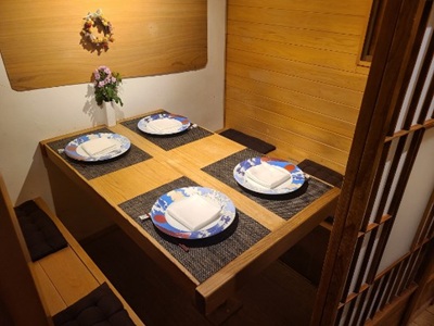 ホールサービス｜本格懐石料理と鉄板焼の融合したレストラン