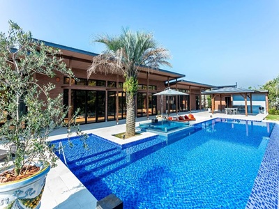 宿泊予約 フロントユニットヘッド｜リゾートホテル